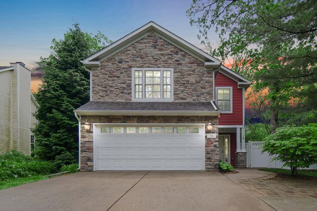51 Lakeview Drive, Valparaiso, IN 46383