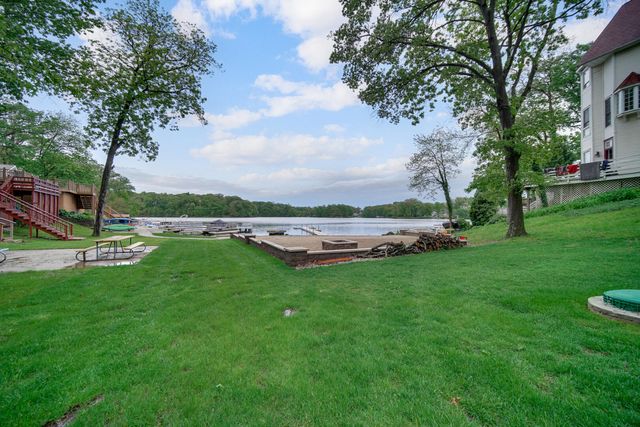 51 Lakeview Drive, Valparaiso, IN 46383