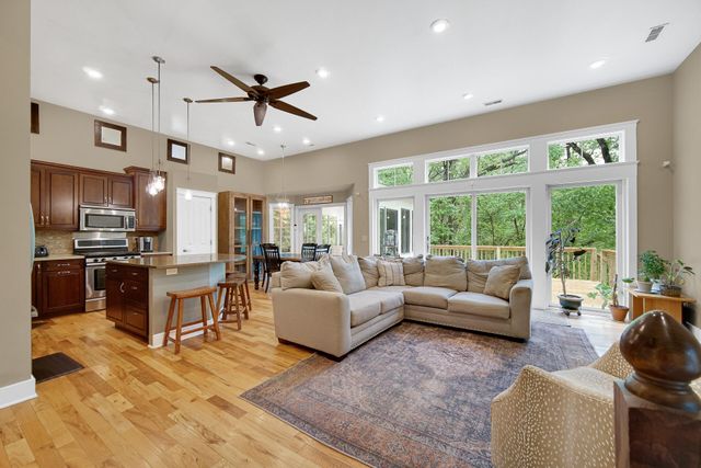 51 Lakeview Drive, Valparaiso, IN 46383
