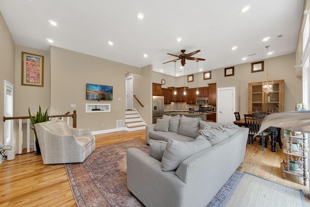 51 Lakeview Drive, Valparaiso, IN 46383