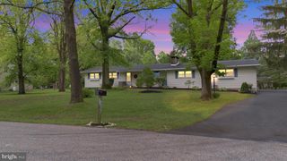 19 VAUX LN, Phoenixville, PA 19460