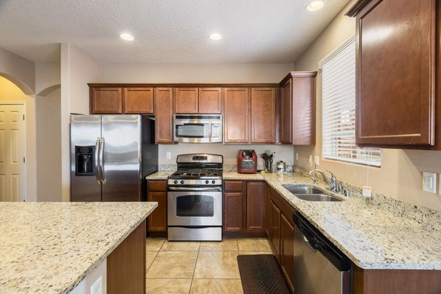 2810 Arce Lane SE, Rio Rancho, NM 87124