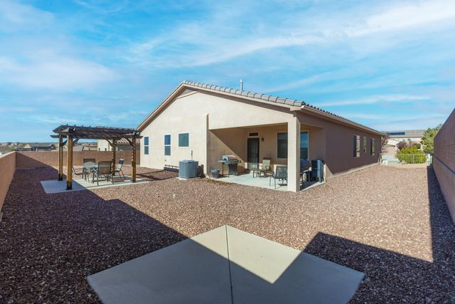 2810 Arce Lane SE, Rio Rancho, NM 87124