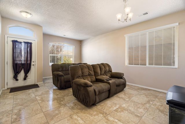 2810 Arce Lane SE, Rio Rancho, NM 87124