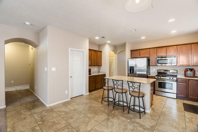 2810 Arce Lane SE, Rio Rancho, NM 87124