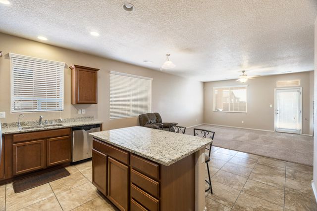 2810 Arce Lane SE, Rio Rancho, NM 87124