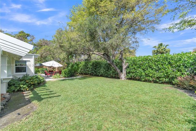 11611 SW 106th Ter, Miami, FL 33176