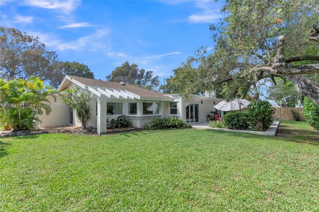 11611 SW 106th Ter, Miami, FL 33176