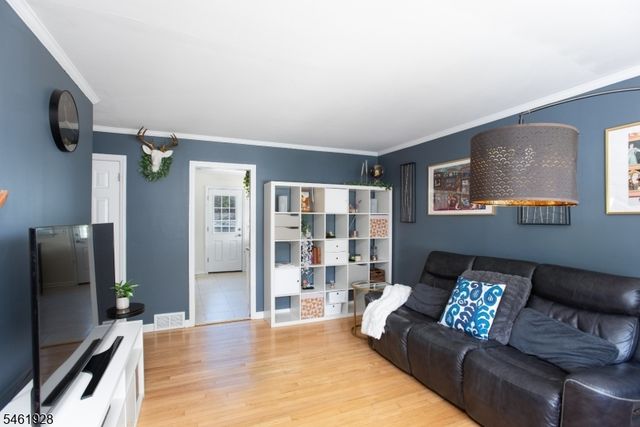 102 Gold St, Green Brook Twp., NJ 08812