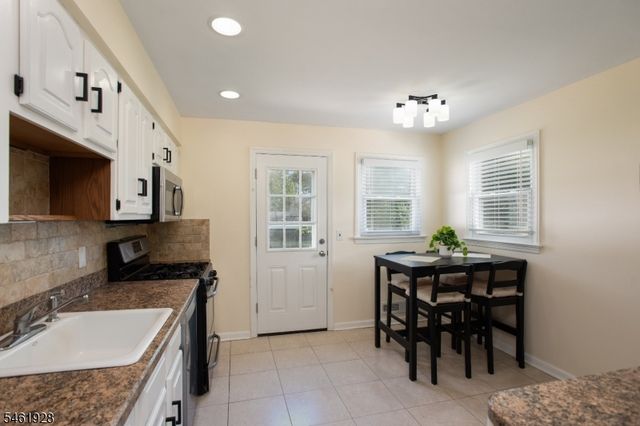 102 Gold St, Green Brook Twp., NJ 08812