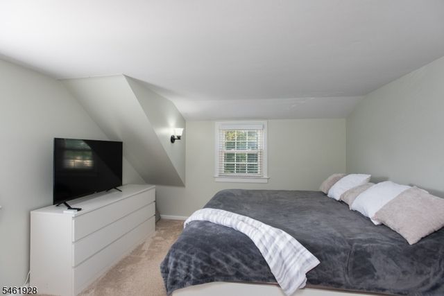 102 Gold St, Green Brook Twp., NJ 08812