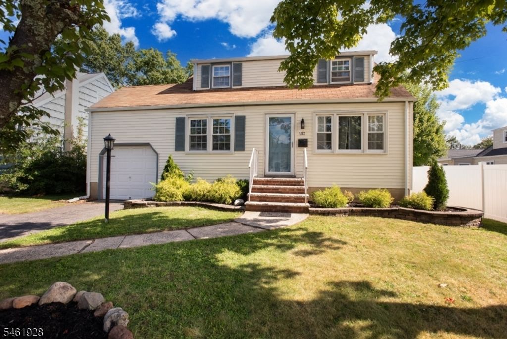 102 Gold St, Green Brook Twp., NJ 08812