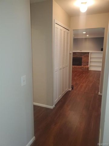 5057 Prentis Drive, Troy, MI 48085