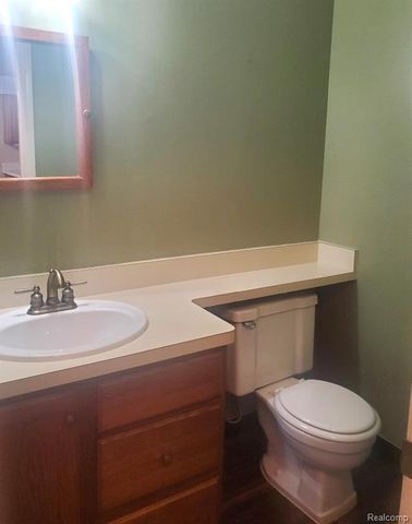 5057 Prentis Drive, Troy, MI 48085