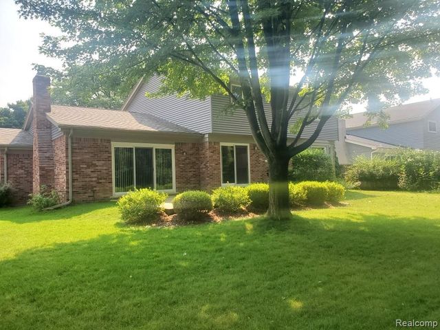 5057 Prentis Drive, Troy, MI 48085