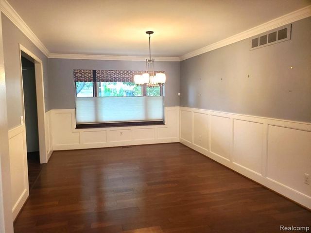 5057 Prentis Drive, Troy, MI 48085