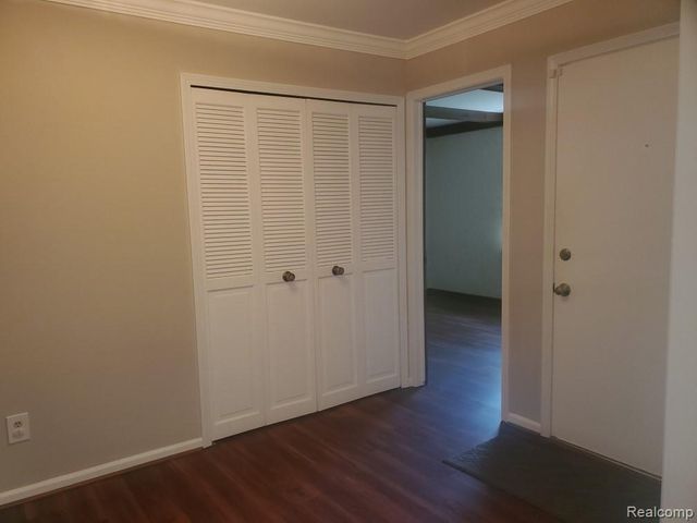 5057 Prentis Drive, Troy, MI 48085