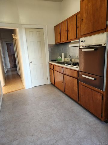 47-12 39th Place 2nd Floor, Sunnyside, NY 11104