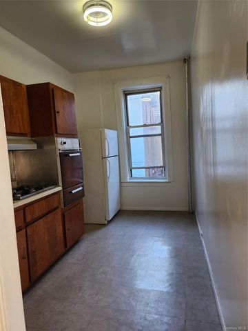 47-12 39th Place 2nd Floor, Sunnyside, NY 11104