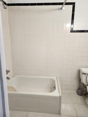 47-12 39th Place 2nd Floor, Sunnyside, NY 11104