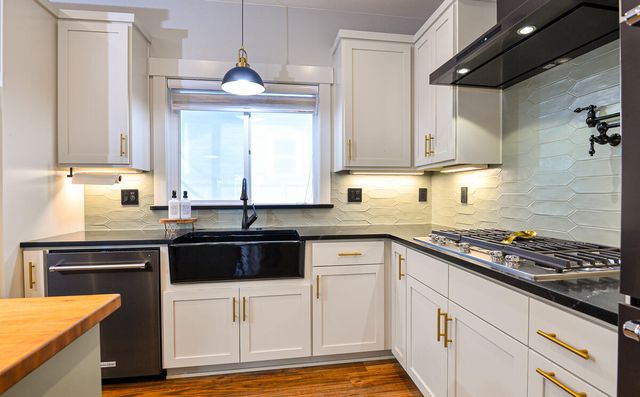 1029 Brandon Way, Phoenix, OR 97535