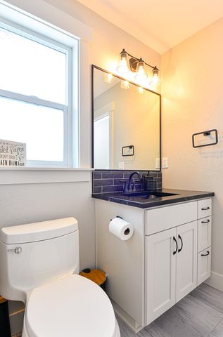 1029 Brandon Way, Phoenix, OR 97535