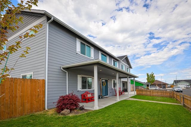 1029 Brandon Way, Phoenix, OR 97535