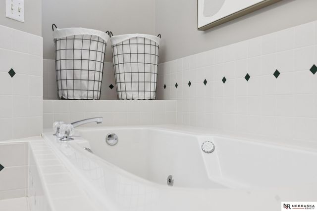 3310 Potomac Drive, Lincoln, NE 68516