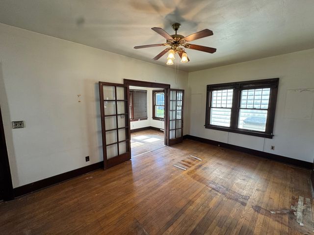 918 W Locust Street, Davenport, IA 52804