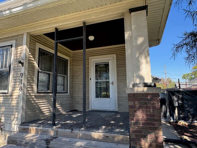 918 W Locust Street, Davenport, IA 52804