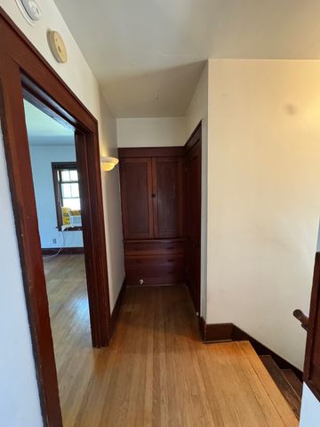 918 W Locust Street, Davenport, IA 52804