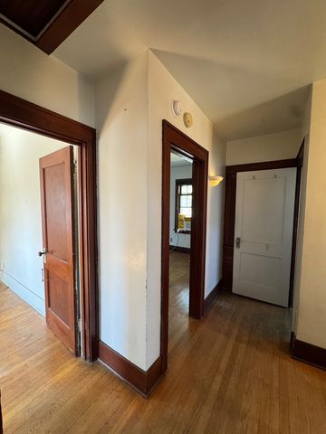 918 W Locust Street, Davenport, IA 52804