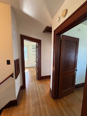 918 W Locust Street, Davenport, IA 52804