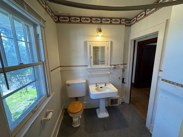 918 W Locust Street, Davenport, IA 52804