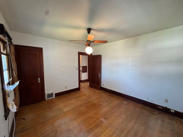 918 W Locust Street, Davenport, IA 52804