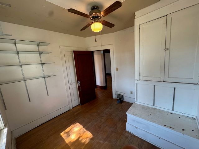 918 W Locust Street, Davenport, IA 52804
