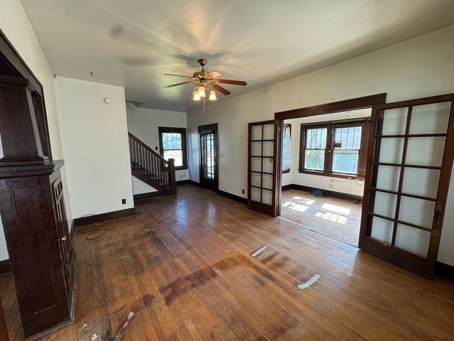 918 W Locust Street, Davenport, IA 52804