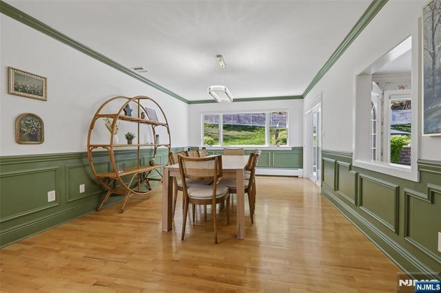 63 Danebury Downs, Upper Saddle River, NJ 07458