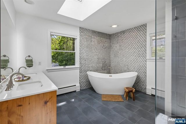 63 Danebury Downs, Upper Saddle River, NJ 07458