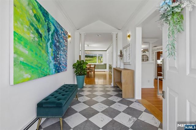 63 Danebury Downs, Upper Saddle River, NJ 07458