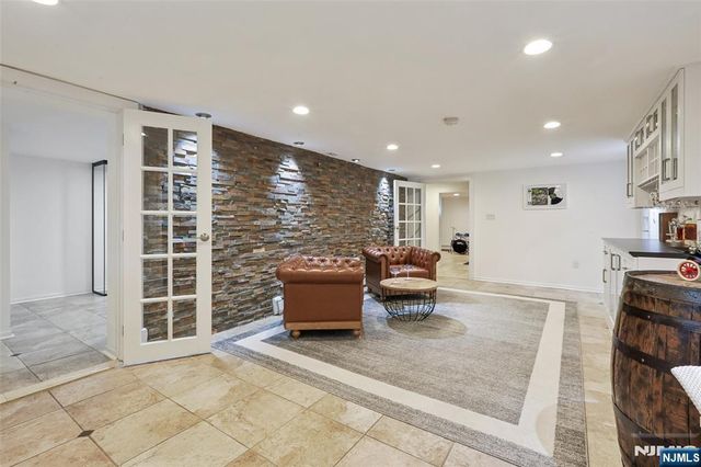 63 Danebury Downs, Upper Saddle River, NJ 07458