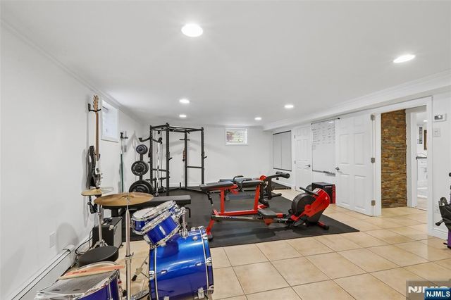 63 Danebury Downs, Upper Saddle River, NJ 07458