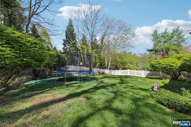 63 Danebury Downs, Upper Saddle River, NJ 07458
