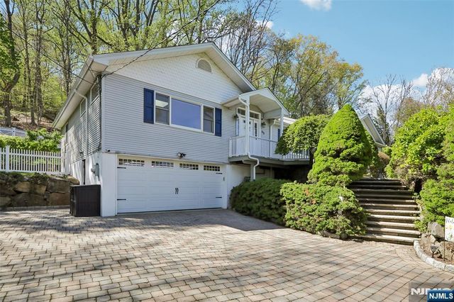 63 Danebury Downs, Upper Saddle River, NJ 07458