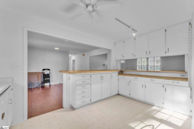 10 Trent Drive, Taylors, SC 29687