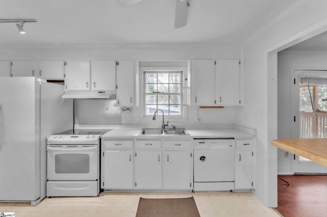 10 Trent Drive, Taylors, SC 29687