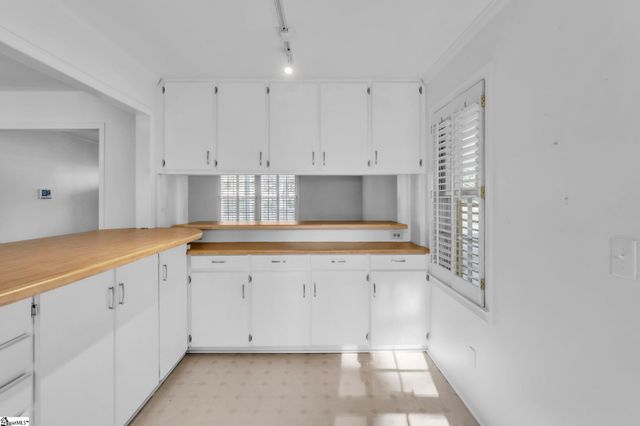 10 Trent Drive, Taylors, SC 29687