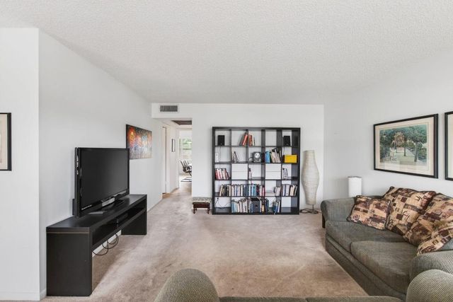 321 Fanshaw H, Boca Raton, FL 33434