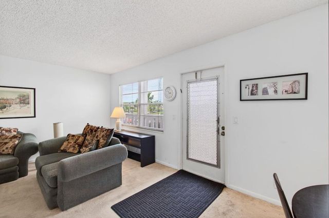 321 Fanshaw H, Boca Raton, FL 33434