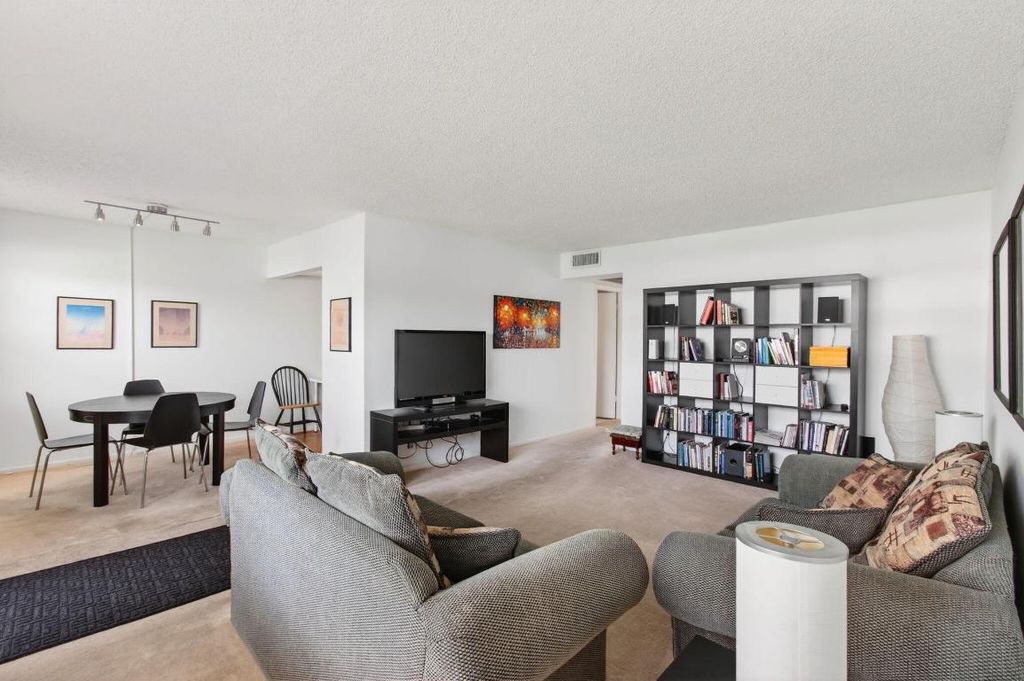 321 Fanshaw H, Boca Raton, FL 33434